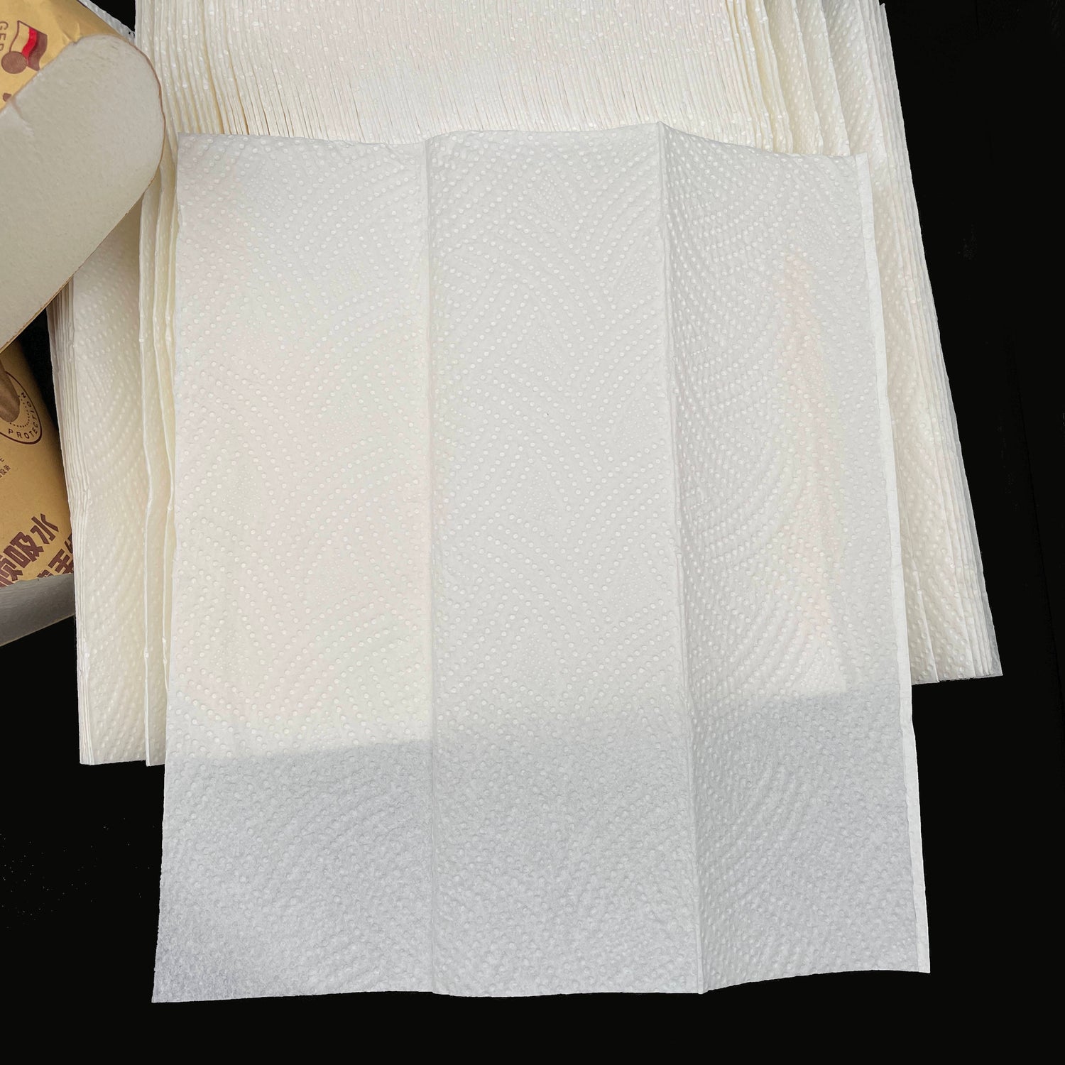 Wholesale custom logo Z fold hand paper towels 100% wood pulp 2 ply with German embossing